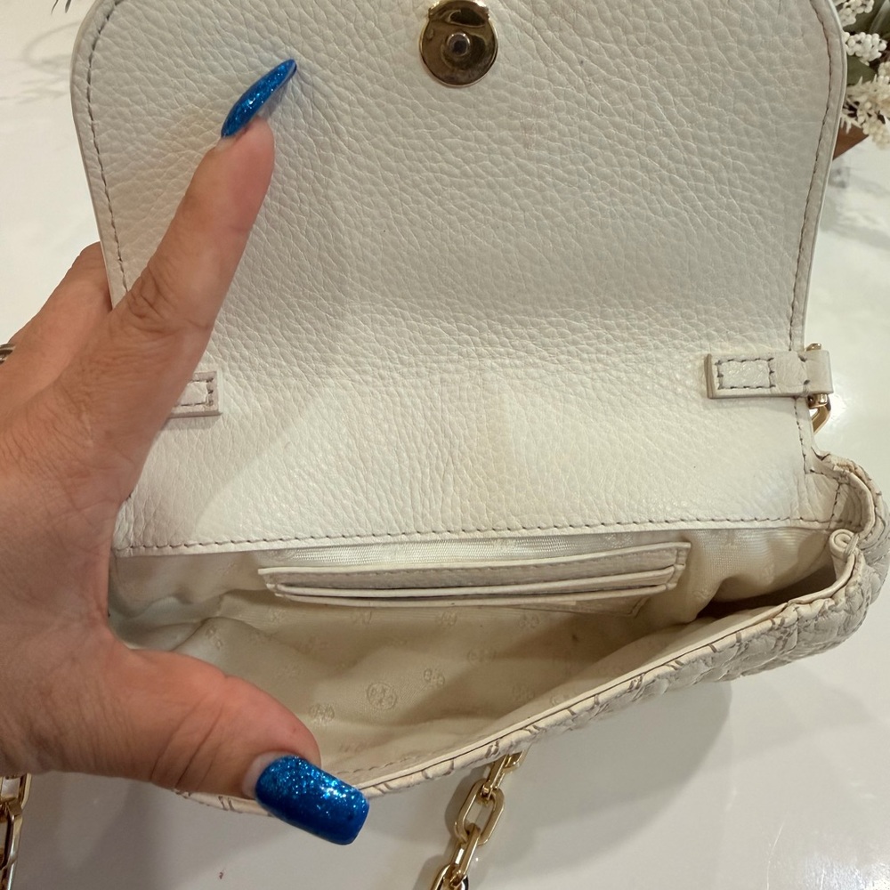 Tory Burch Beige Quilted Clutch with Gold Chain - Picture 5 of 6